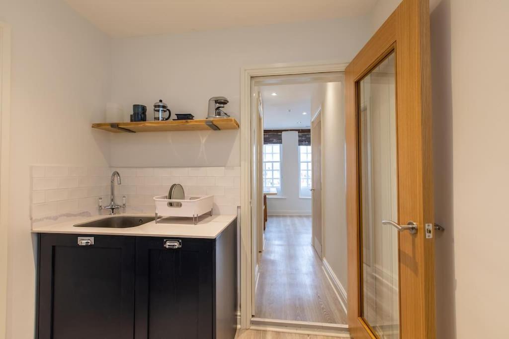 Herring Girl House - Harbourside Property, Sleeps 8 Scarborough Eksteriør billede